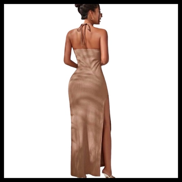 BOUTIQUE Cut Out Ring Halter Neck Maxi Dress - Picture 6 of 7